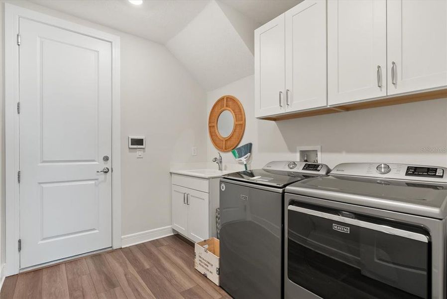 Furnished interior view inside a new home in , Winter Garden (Image 14).