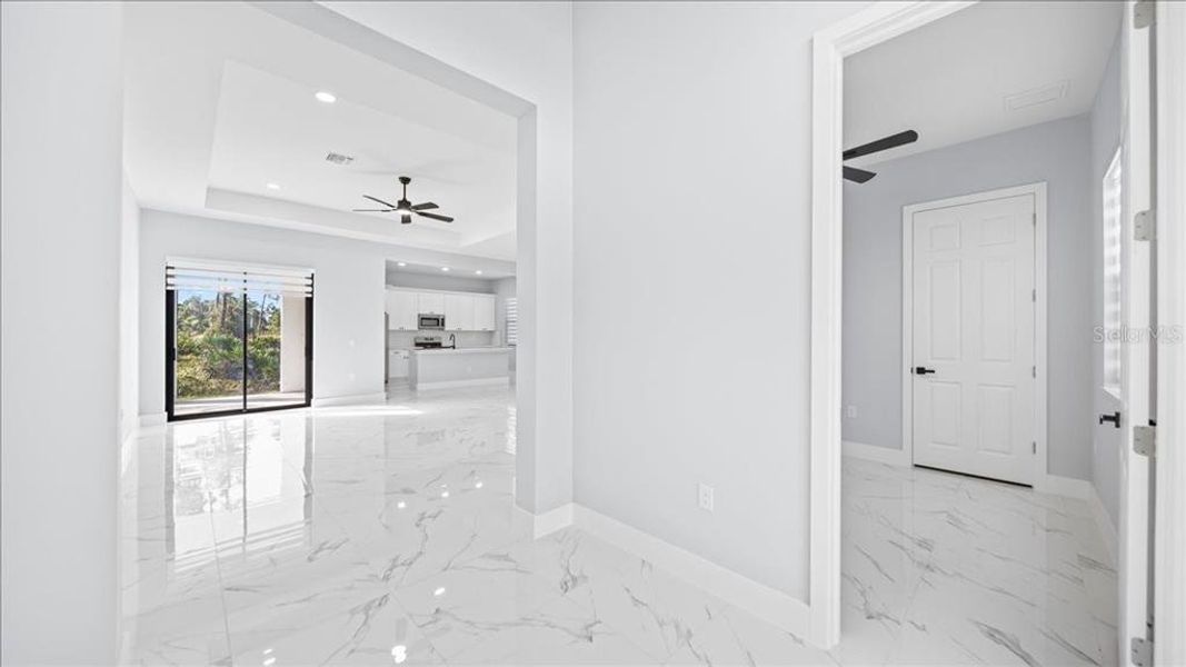 Spacious, unfurnished interior of a new home in , Lehigh Acres (Image 21).