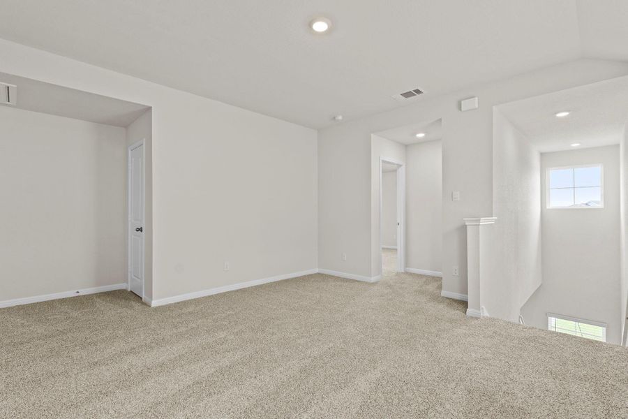 Spacious, unfurnished interior of a new home in Whisper South, San Marcos (Image 30).