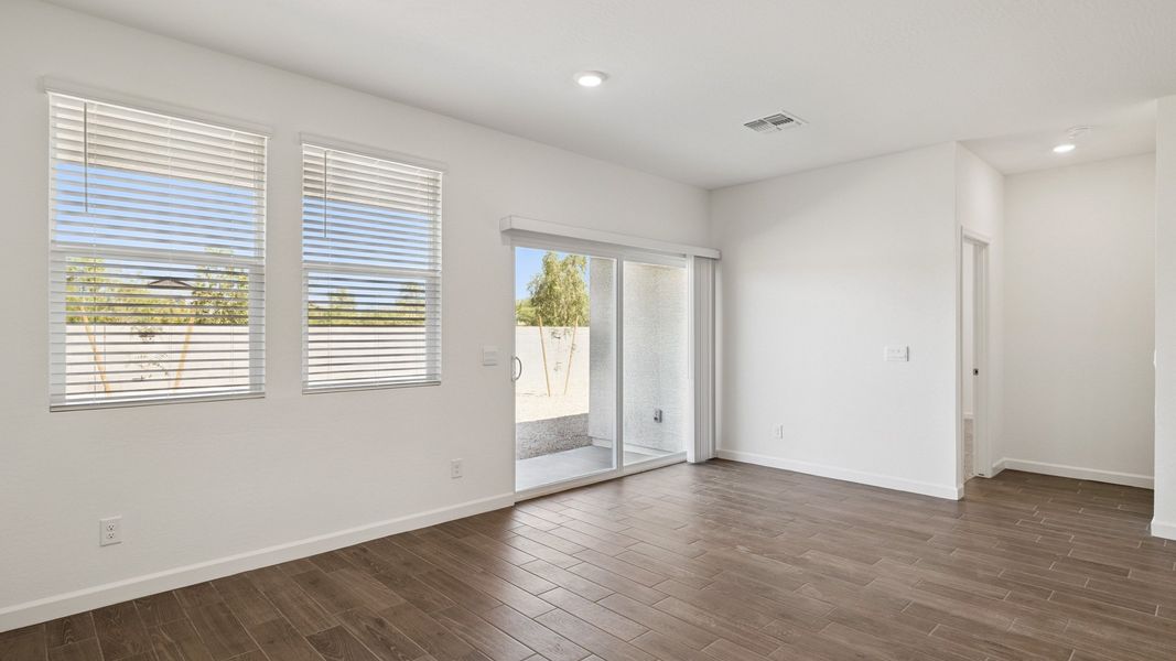 Spacious, unfurnished interior of a new home in Del Rio Ranch, Avondale (Image 22). Spacious, unfurnished interior of a new home in Del Rio Ranch, Avondale (Image 22).