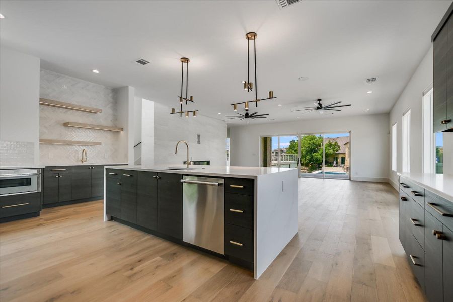 Furnished interior view inside a new home in , Horseshoe Bay (Image 12).