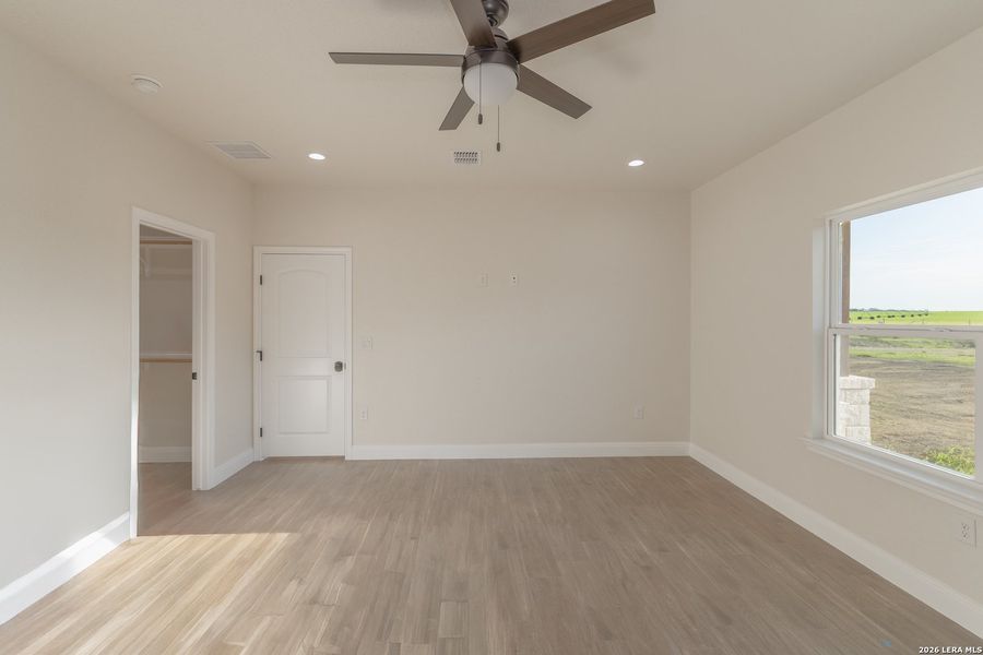 Spacious, unfurnished interior of a new home in , Poteet (Image 17).