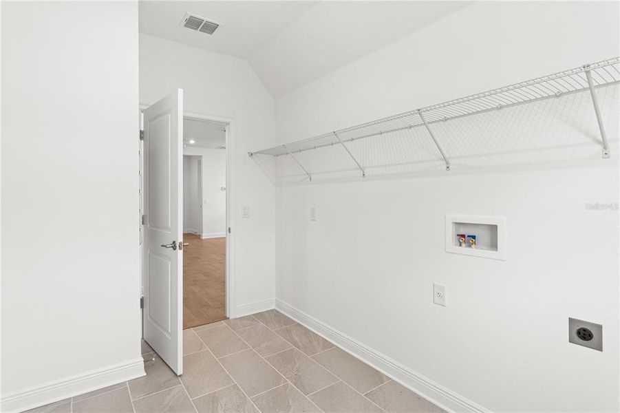 Spacious, unfurnished interior of a new home in , Tampa (Image 28). Spacious, unfurnished interior of a new home in , Tampa (Image 28).