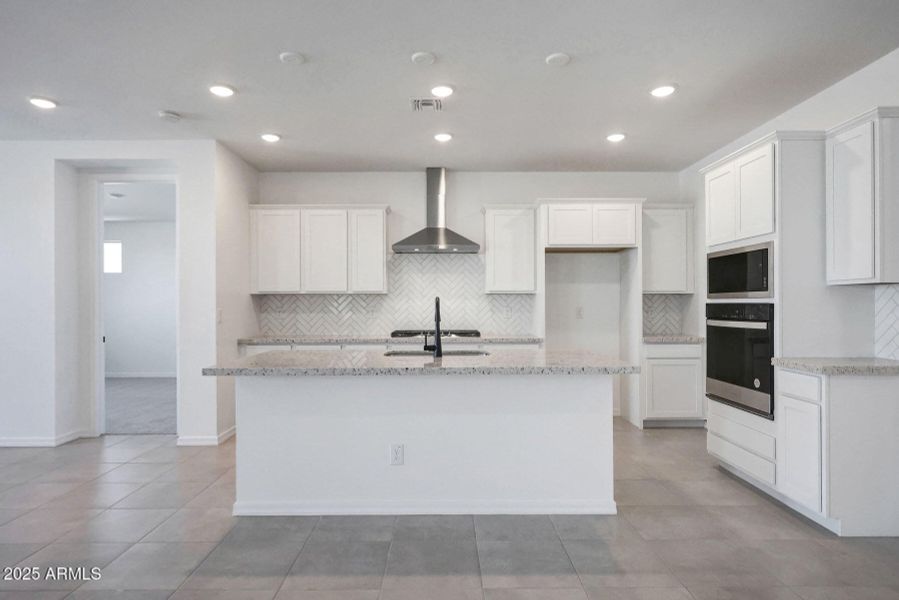 PHX_Tyler_Lot 2034_Cobalt_24180_Kitchen