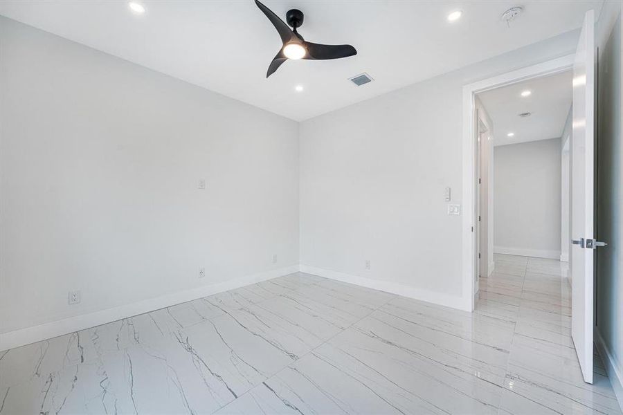 Spacious, unfurnished interior of a new home in , Port St. Lucie (Image 16).