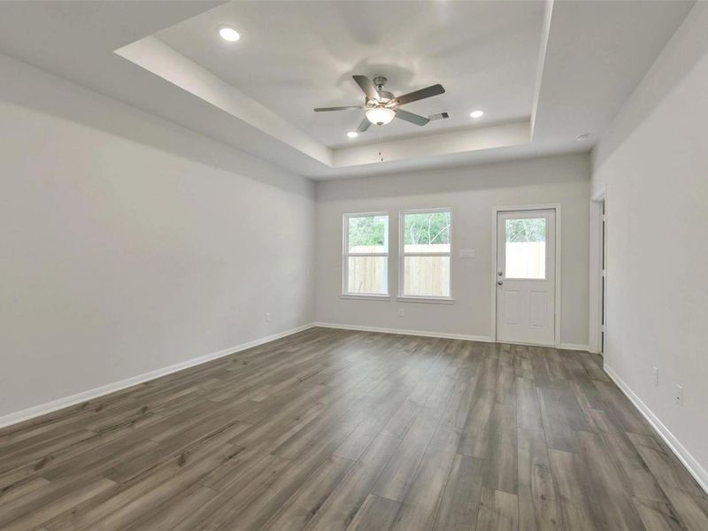 Spacious, unfurnished interior of a new home in Caney Creek Place, Conroe (Image 17). Spacious, unfurnished interior of a new home in Caney Creek Place, Conroe (Image 17).