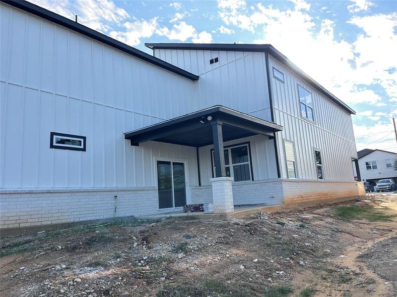 Exterior details and patio area of a home in , Dallas (Image 3).