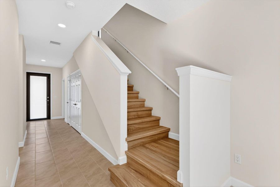 103 SEMINOLE STAIRCASE 103 SEMINOLE STAIRCASE