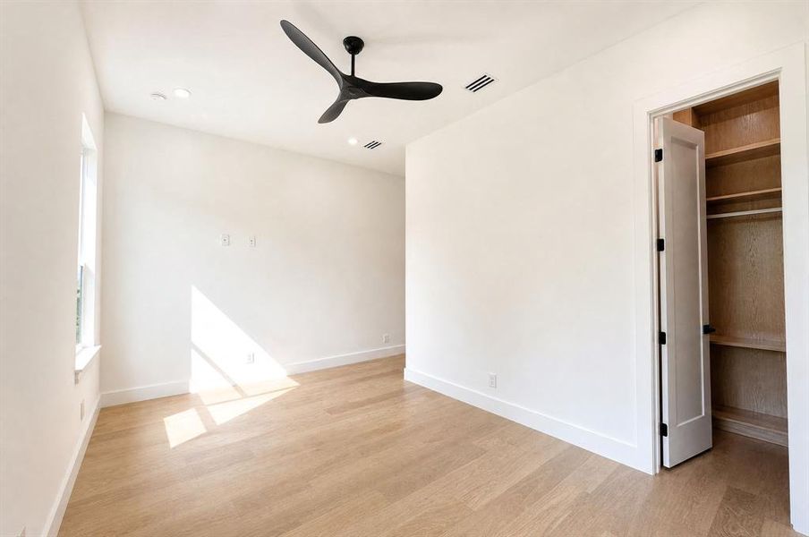 Spacious, unfurnished interior of a new home in , Dallas (Image 23).