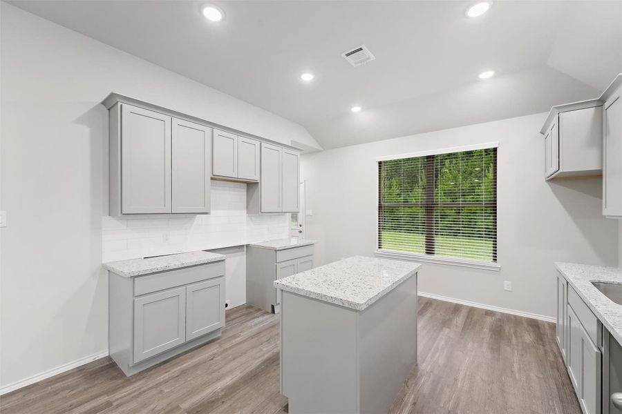 Furnished interior view inside a new home in , Lufkin (Image 6).