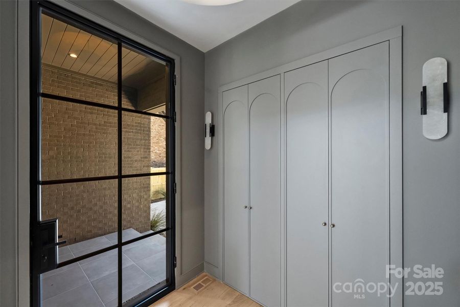 Image 47 of a home in .