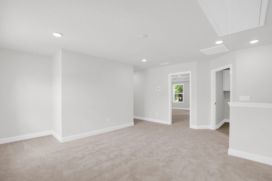 Spacious, unfurnished interior of a new home in Carriage Estates, Lexington (Image 32).