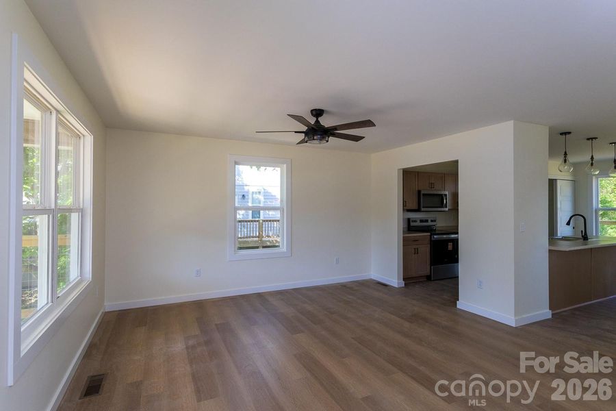 Light and Bright Living room