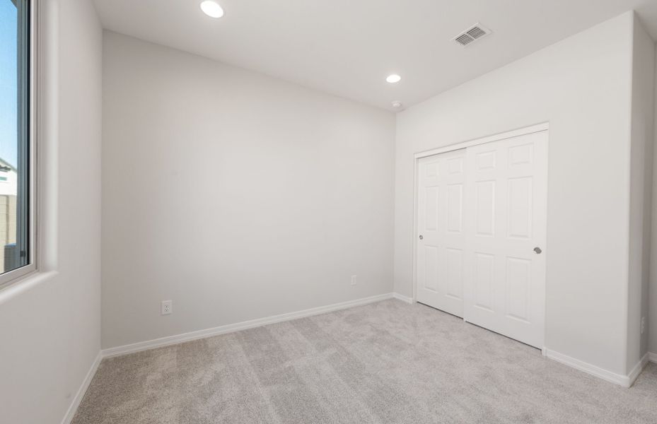 Spacious, unfurnished interior of a new home in Artisan at Asante, Surprise (Image 22). Spacious, unfurnished interior of a new home in Artisan at Asante, Surprise (Image 22).