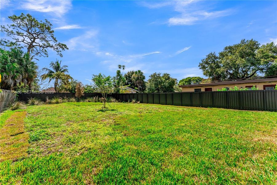 Exterior details and patio area of a home in , Fort Lauderdale (Image 32).