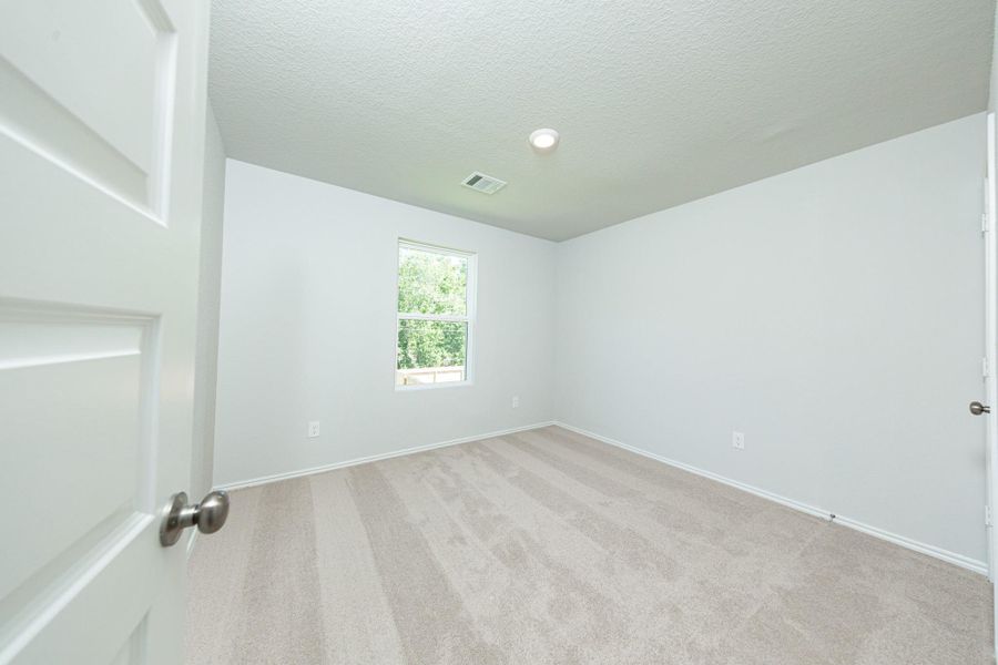 Spacious, unfurnished interior of a new home in Townsend Reserve, Splendora (Image 12).