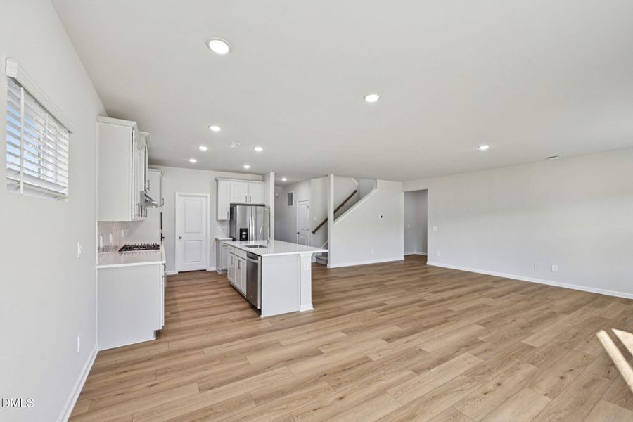 11-web-or-mls-Raleigh - Oak Manor - 537