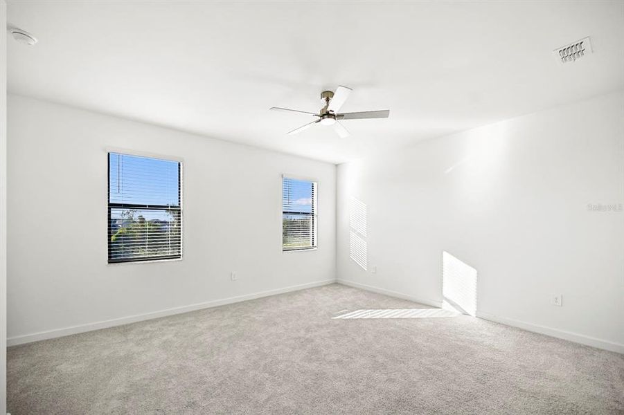 Spacious, unfurnished interior of a new home in , Lakewood Ranch (Image 23).