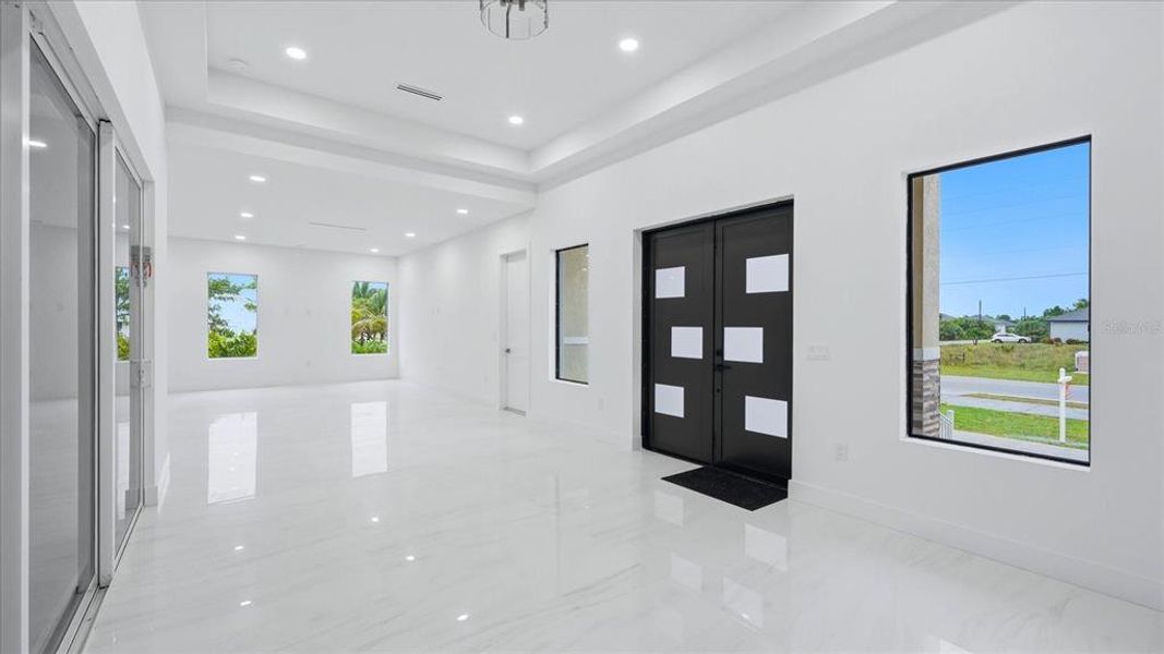 Spacious, unfurnished interior of a new home in , Port Charlotte (Image 21).