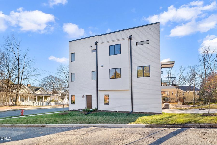 04-813 N Roxboro_6987 EDITED 04-813 N Roxboro_6987 EDITED