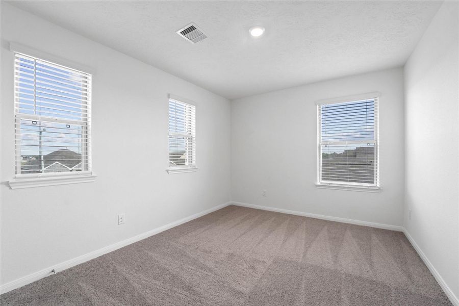 Spacious, unfurnished interior of a new home in Vida Costera, Texas City (Image 18). Spacious, unfurnished interior of a new home in Vida Costera, Texas City (Image 18).