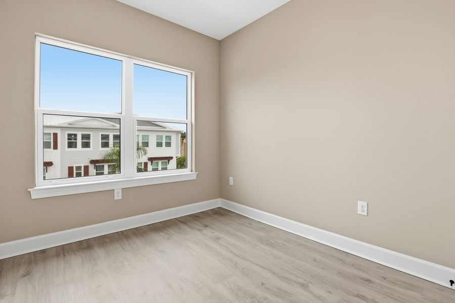 Spacious, unfurnished interior of a new home in Seahaven, Punta Gorda (Image 20).