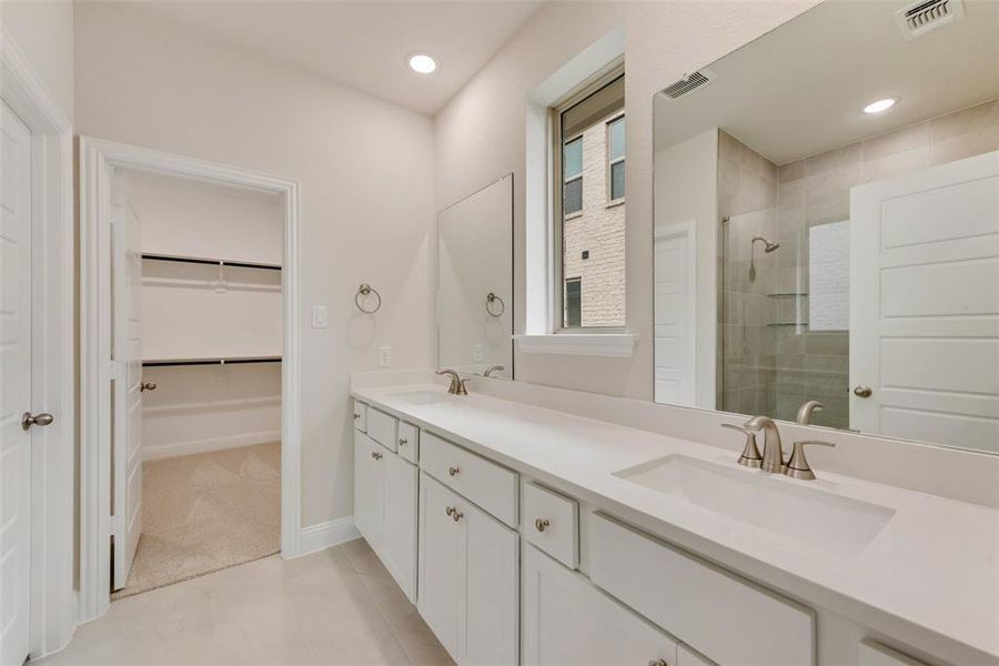 Furnished interior view inside a new home in Sutton Fields, Celina (Image 11).