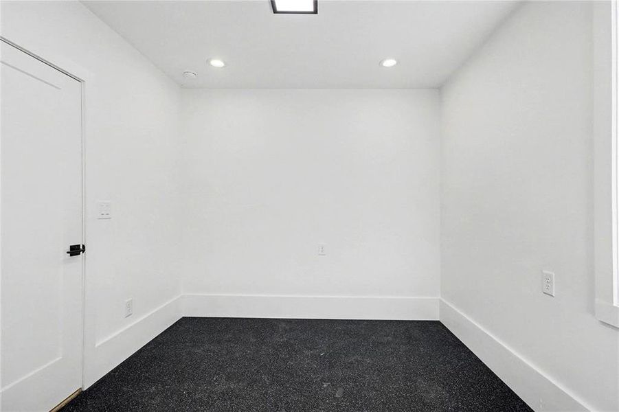 Spacious, unfurnished interior of a new home in , Atlanta (Image 23). Spacious, unfurnished interior of a new home in , Atlanta (Image 23).