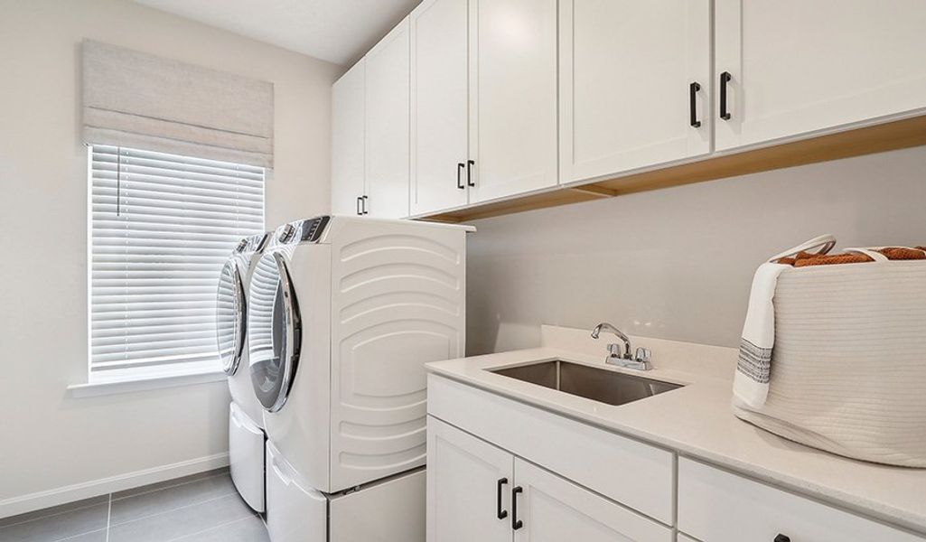 Presley-V899-WhiteOakReserve Laundry Room