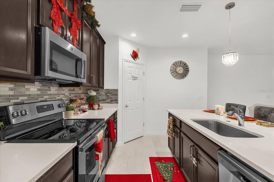 Furnished interior view inside a new home in Hammock Reserve, Haines City (Image 23).