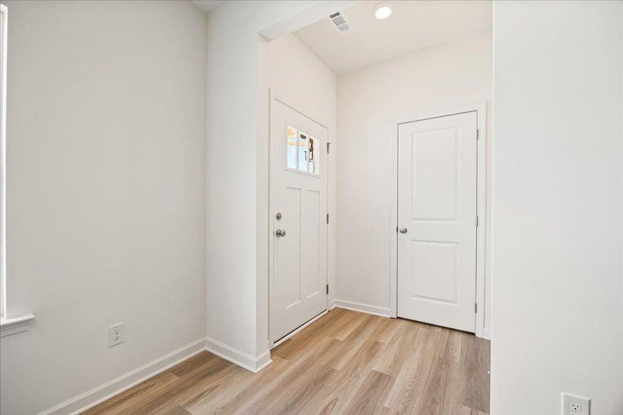 Spacious, unfurnished interior of a new home in , Conyers (Image 19).