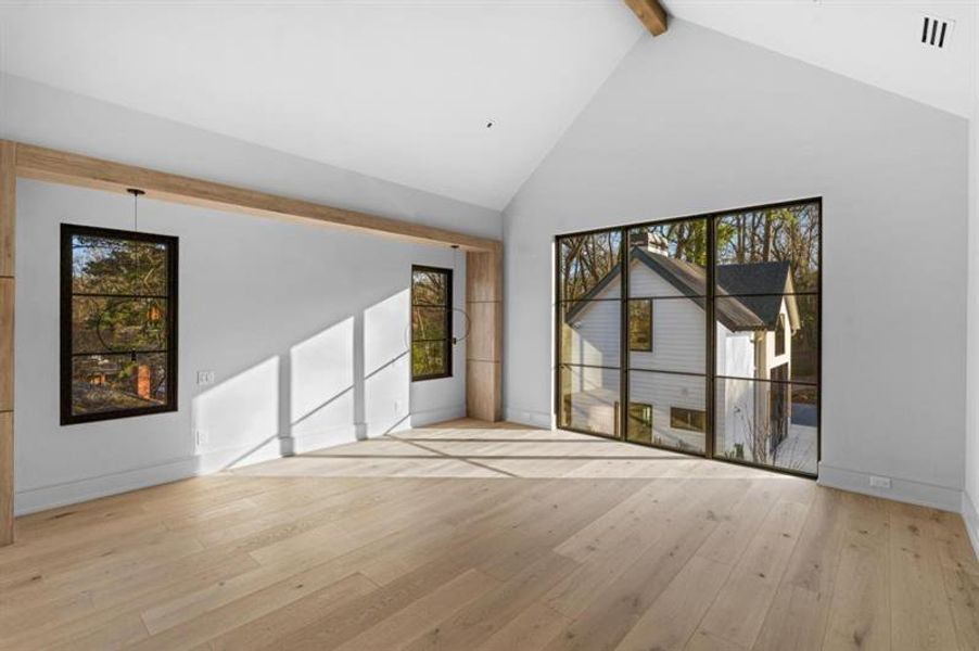 Spacious, unfurnished interior of a new home in , Atlanta (Image 36).