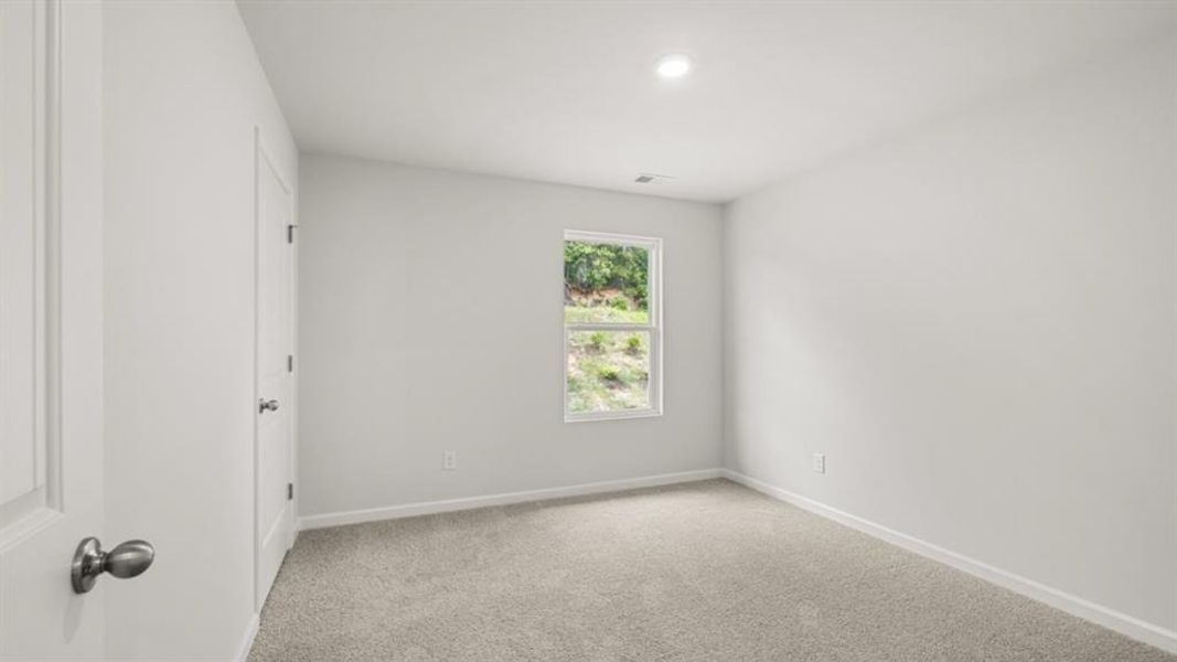 Spacious, unfurnished interior of a new home in Oconee Overlook, Gainesville (Image 28).