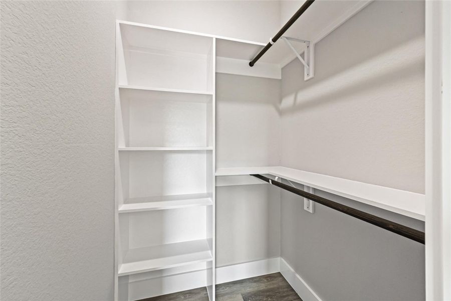 walking closet for room 4