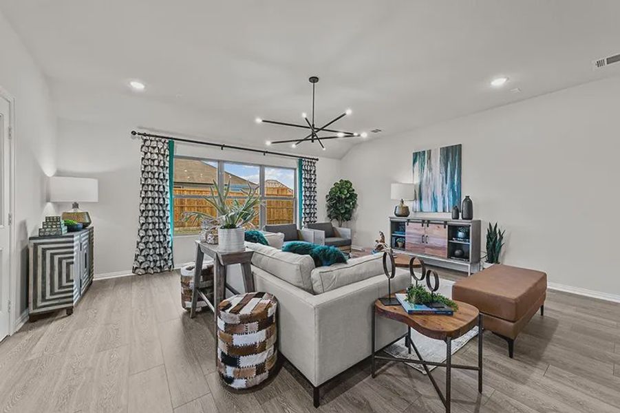 Furnished interior view inside a new home in Rolling Ridge, Van Alstyne (Image 8).