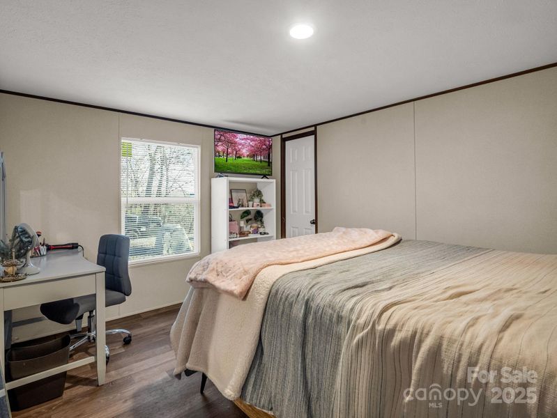 Furnished interior view inside a new home in , Marion (Image 9).