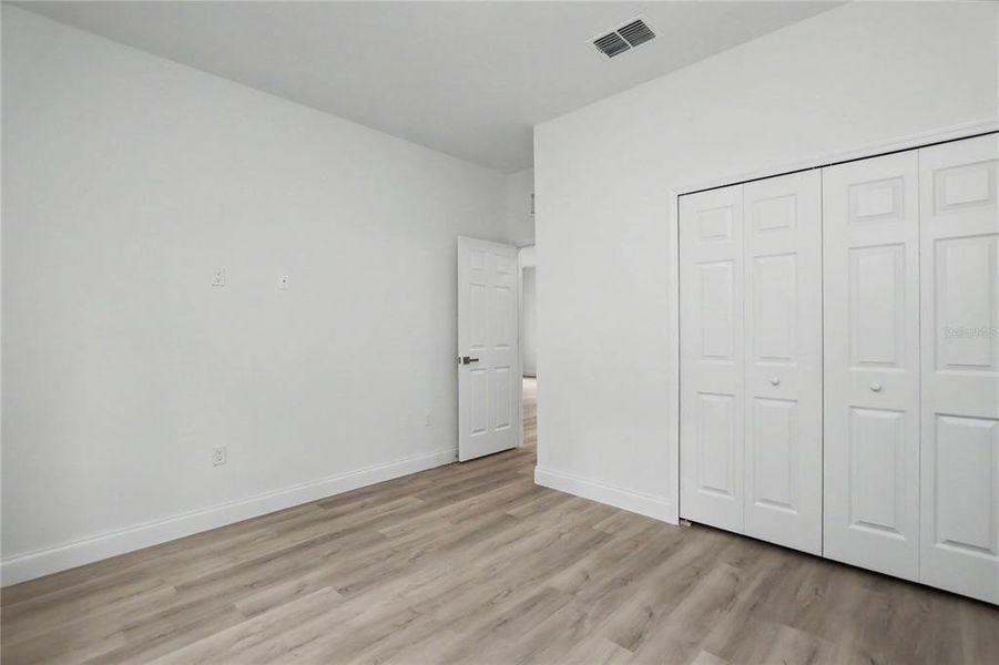 Spacious, unfurnished interior of a new home in , Citrus Springs (Image 34).