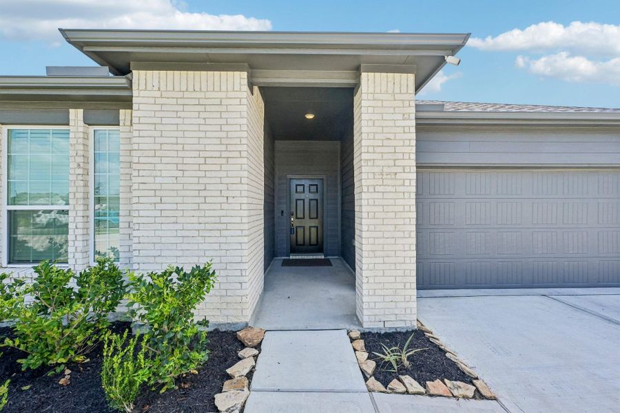 Exterior details and patio area of a home in , Alvin (Image 28). Exterior details and patio area of a home in , Alvin (Image 28).