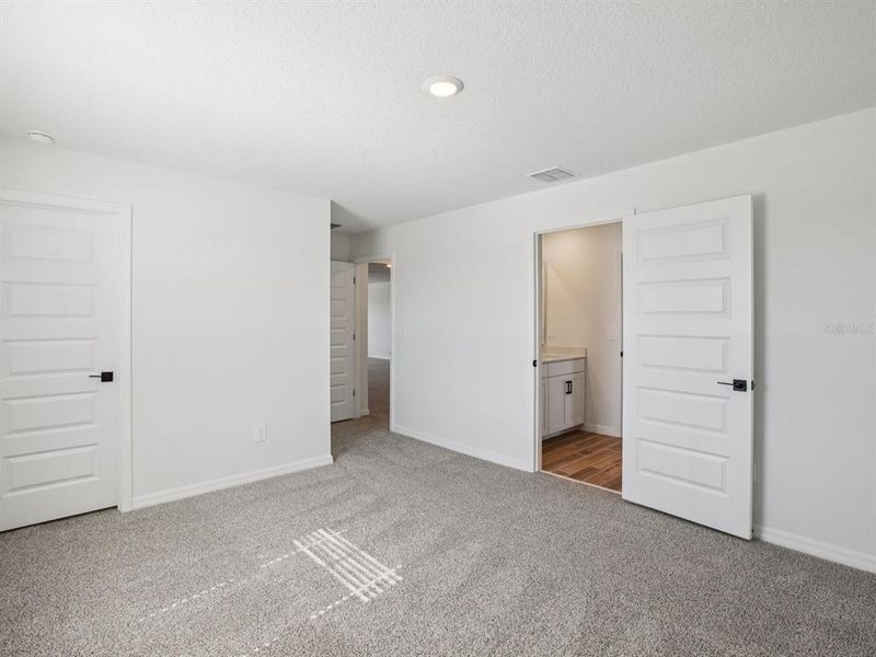 Spacious, unfurnished interior of a new home in Two Rivers - Signature Series, Zephyrhills (Image 40).