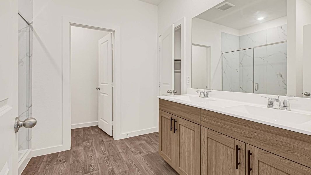 Furnished interior view inside a new home in Holly Ridge, Rosenberg (Image 7).