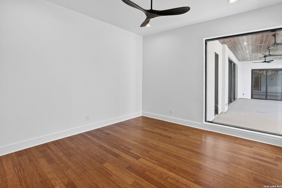 Spacious, unfurnished interior of a new home in , San Antonio (Image 38).