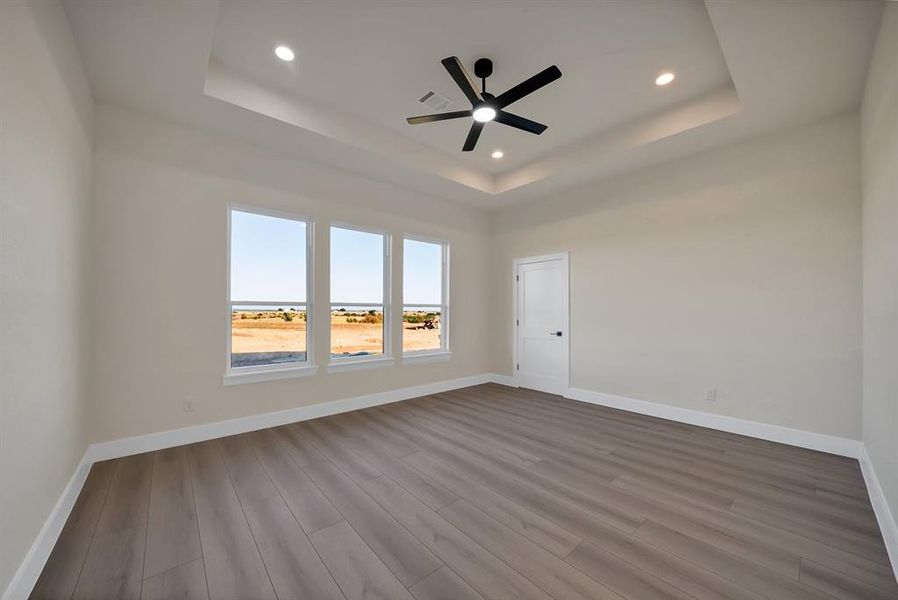 Spacious, unfurnished interior of a new home in , Weatherford (Image 20).