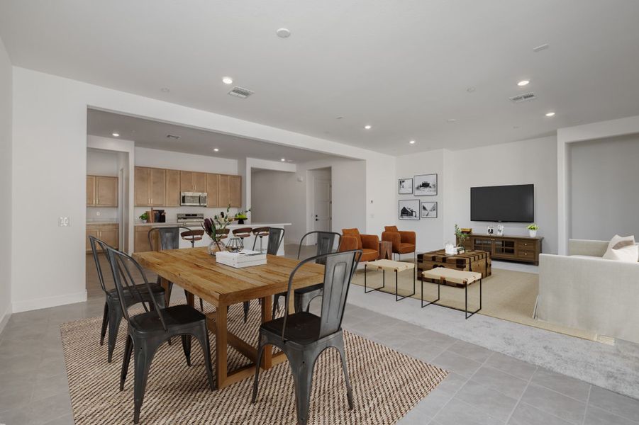 Representative furnished interior of a home built from the Ponderosa by William Ryan Homes in Silver Cross, San Tan Valley (Image 16).