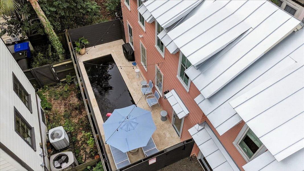 Exterior details and patio area of a home in , Charleston (Image 24).