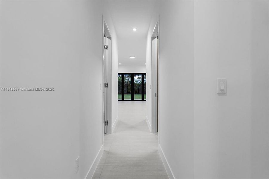 Spacious, unfurnished interior of a new home in , Cutler Bay (Image 66).