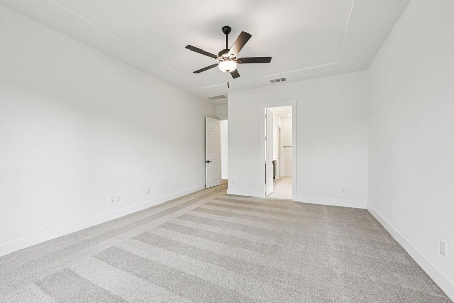Spacious, unfurnished interior of a new home in Evergreen 60', Conroe (Image 39).