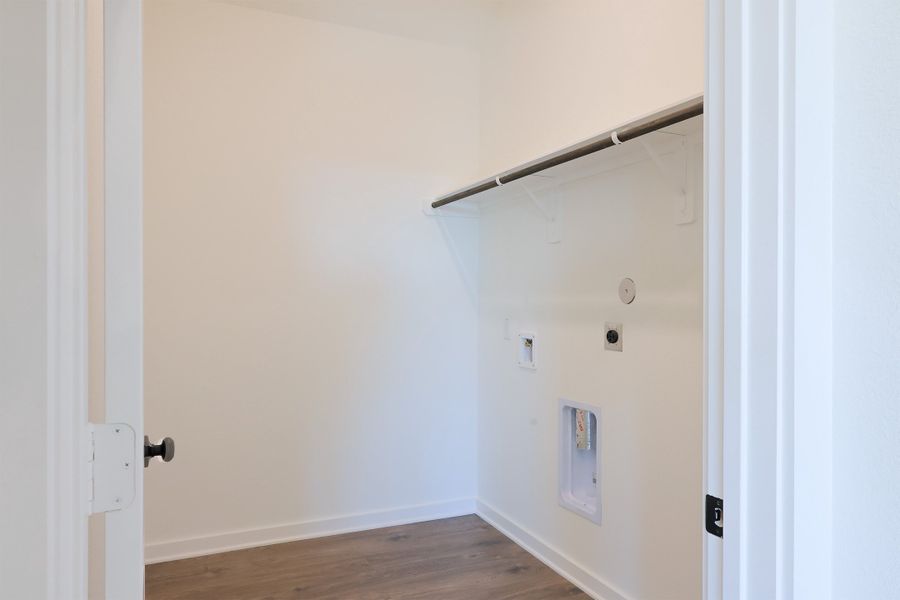 Spacious, unfurnished interior of a new home in Emberly  45', Beasley (Image 17).