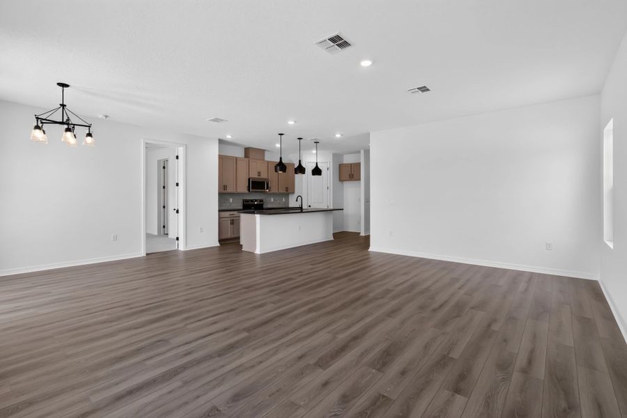 Spacious, unfurnished interior of a new home in Tyson Reserve, St. Cloud (Image 12). Spacious, unfurnished interior of a new home in Tyson Reserve, St. Cloud (Image 12).
