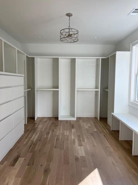 Spacious, unfurnished interior of a new home in , Atlanta (Image 12).