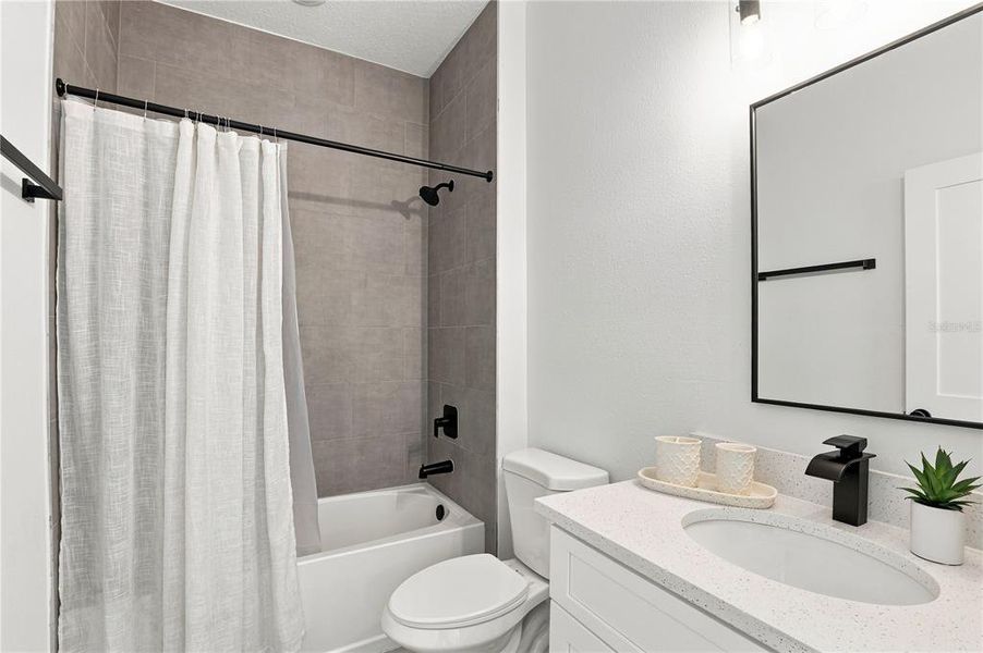 Furnished interior view inside a new home in , Ocala (Image 10).